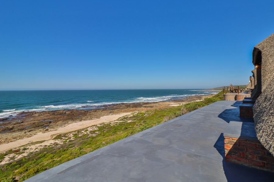 4 Bedroom Property for Sale in Stilbaai Wes Western Cape